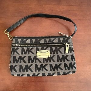Michael Kors Signature  large wristlet wallet